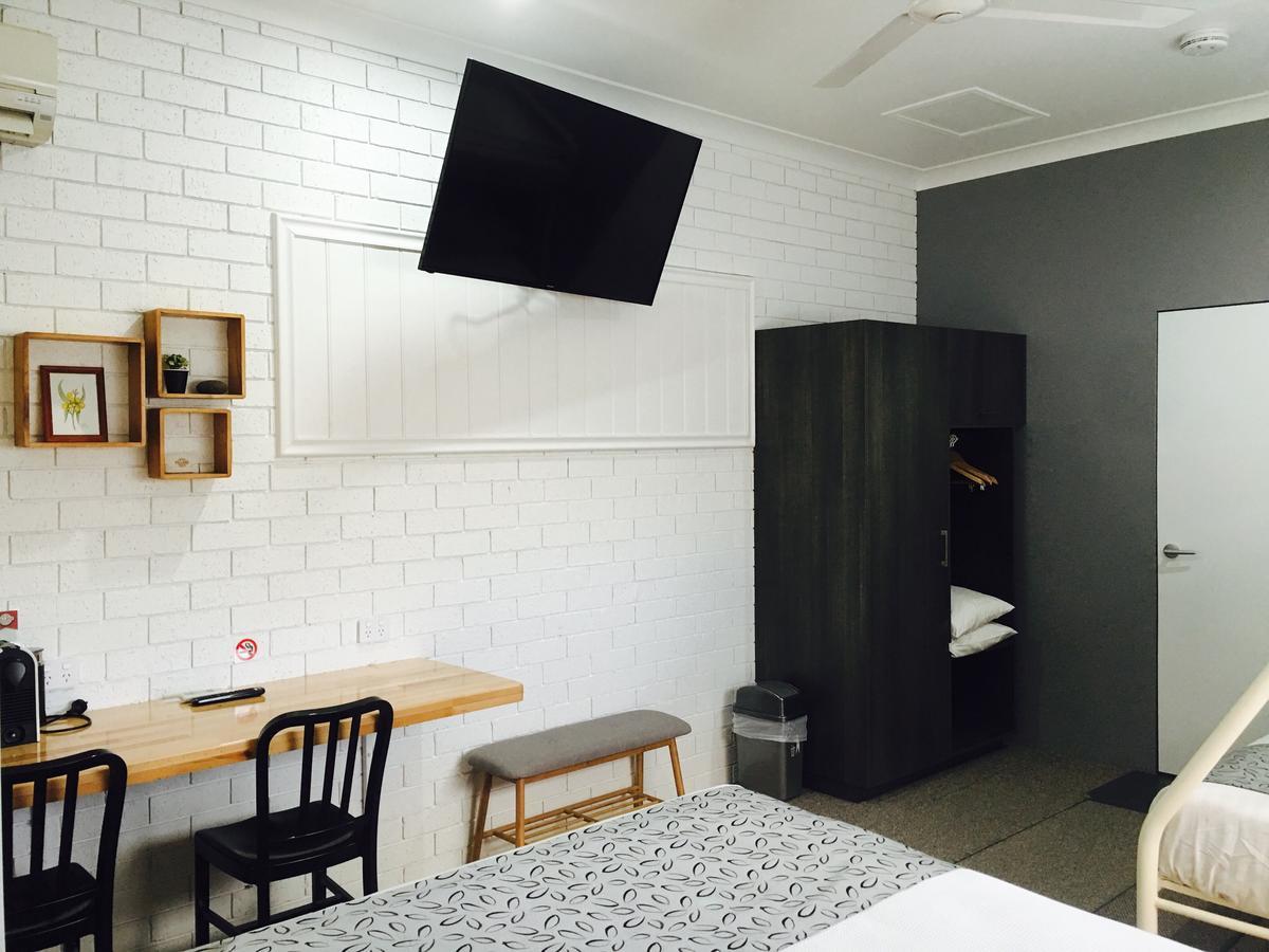 Gin Gin Village Motor Inn Motel Qld المظهر الخارجي الصورة