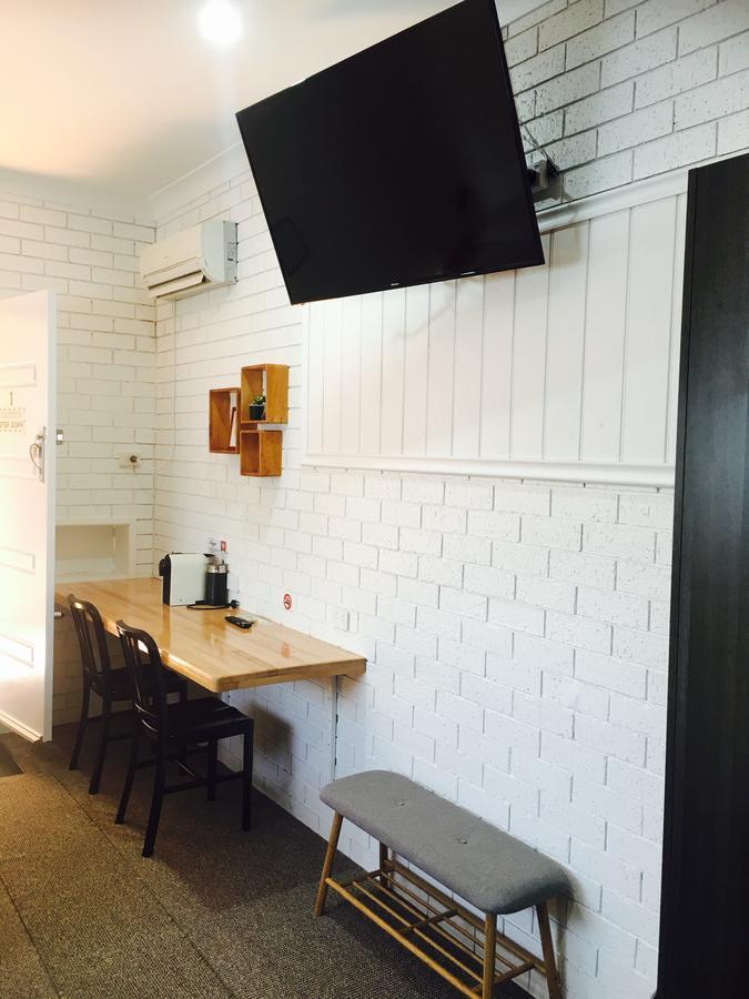 Gin Gin Village Motor Inn Motel Qld المظهر الخارجي الصورة