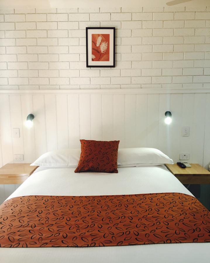Gin Gin Village Motor Inn Motel Qld المظهر الخارجي الصورة