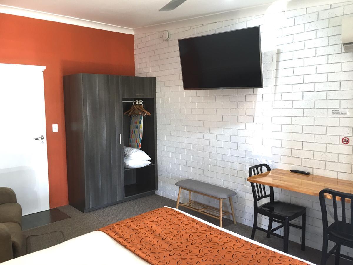 Gin Gin Village Motor Inn Motel Qld المظهر الخارجي الصورة
